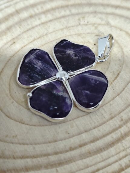 DIJE TREBOL GRANDE AMATISTA